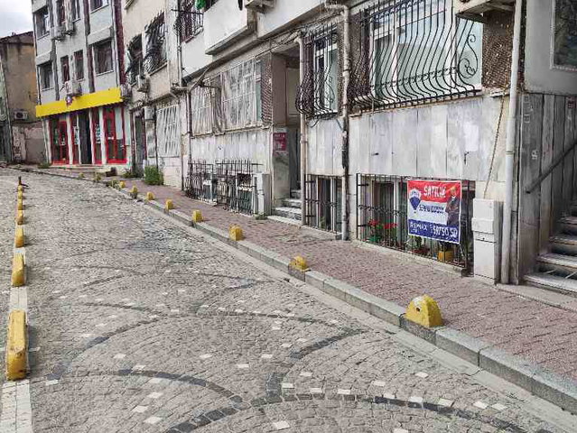FATİH ÇARŞAMBA’NIN EN İŞLEK NOKTALARINDAN BİRİNDE  ÇUKURBOSTAN KARŞISI 2+1 SATILIK DAİRE