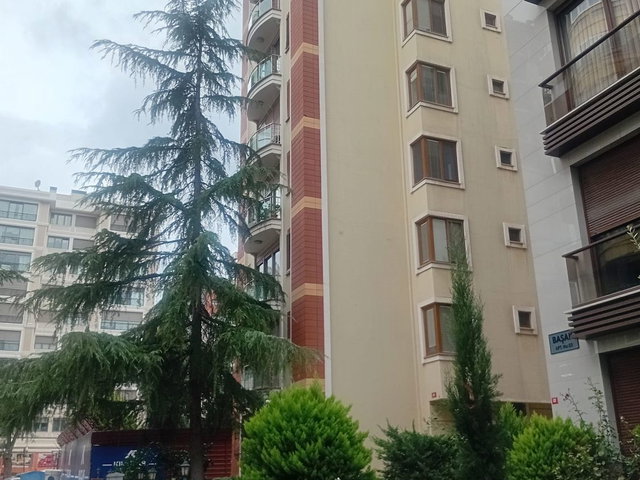 BAĞDAT CADDESİ VARDAR SOKAKTA SATILIK KUPON DUBLEX DAİRE
