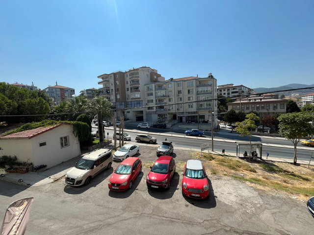 KARABAĞLAR METİN OKTAY MAHALLESİNDE 150 M² 4+1 KİRALIK DAİRE