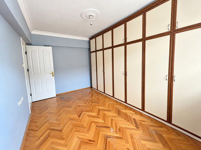 KARABAĞLAR METİN OKTAY MAHALLESİNDE 150 M² 4+1 KİRALIK DAİRE