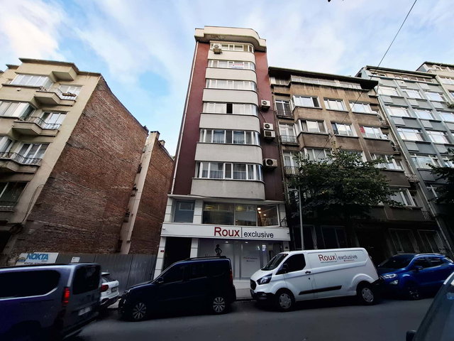ŞİŞLİ SIRACEVİZLER CADDESİ ÜZERİNDE  ASANSÖRLÜ  EŞYALI  KİRALIK  4+1 ARA KAT DAİRE