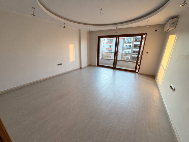 RE/MAX YAZ'DAN SAVAŞTEPE CADDESİ ÜZERİ 3+1 KİRALIK DAİRE