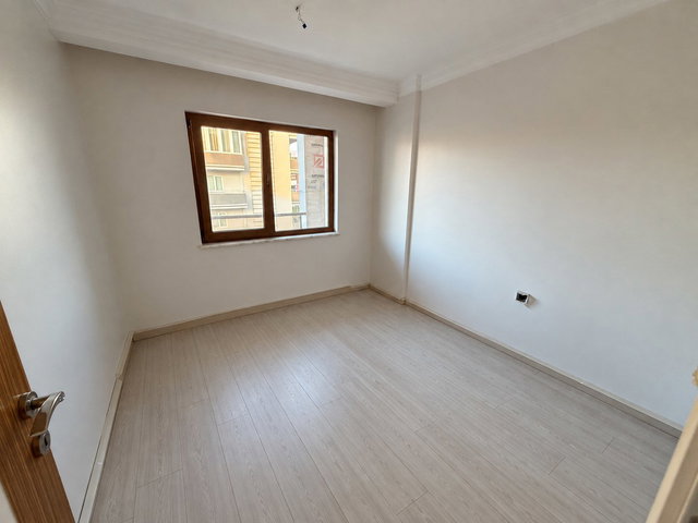 RE/MAX YAZ'DAN SAVAŞTEPE CADDESİ ÜZERİ 3+1 KİRALIK DAİRE