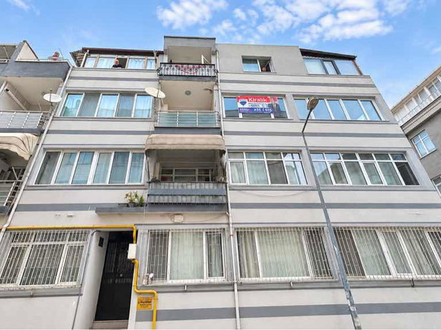 REMAX BARLAS GÜRLER'DEN KADIKÖY'DE KİRALIK İÇİ YAPILI 2+1 DAİRE