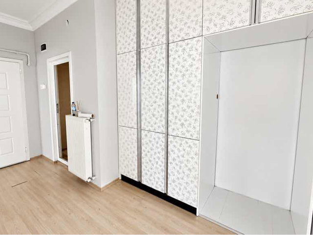 REMAX BARLAS GÜRLER'DEN KADIKÖY'DE KİRALIK İÇİ YAPILI 2+1 DAİRE