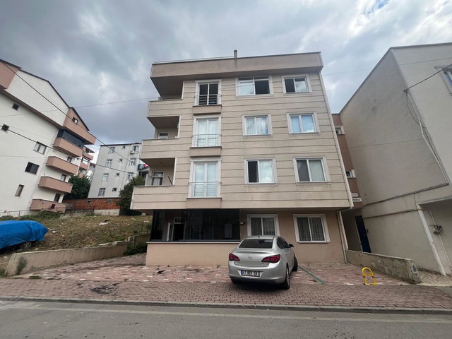 ÇAYIROVA ÖZGÜRLÜK MAH. ÇİFT MUTFAKLI ARDİYELİ 3+1 ÜST DUBLEKS