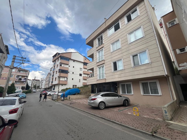 ÇAYIROVA ÖZGÜRLÜK MAH. ÇİFT MUTFAKLI ARDİYELİ 3+1 ÜST DUBLEKS