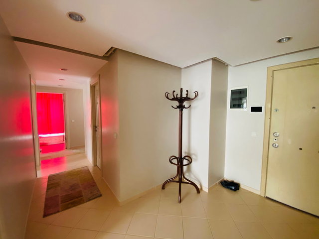AKDENIZ EVLERI'NDE TERASLI 3,5+1 167 M² SATILIK ARA KAT DAIRE
