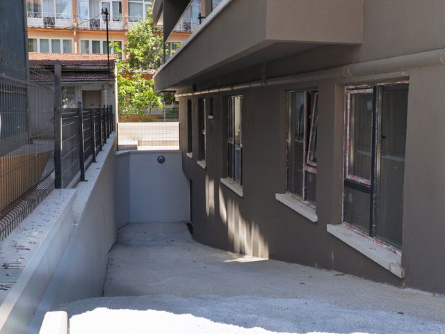 KAVAKLIDEREDE SATILIK CADDE CEPELİ SIFIR DAİRE
