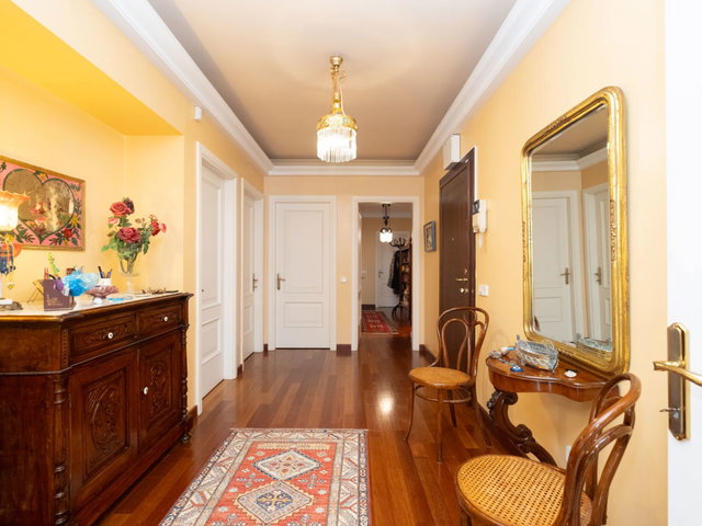 FENERBAHÇE BAĞDAT CADDESİNDE 200M2 SATILIK DAİRE
