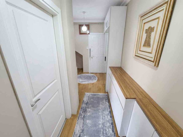 ÇELİKTEPE'DE TERASLI YÜKSEK TAVANLI 3+1 KULLANIŞLI ÇATI DUBLEKSİ