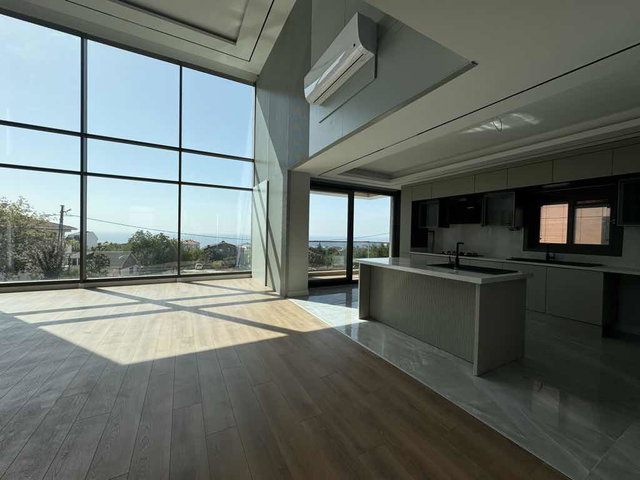REMAX DEN BÜYÜKÇEKMECEDE DENİZ MANZARALI 6+3 MÜSTAKİL VİLLA