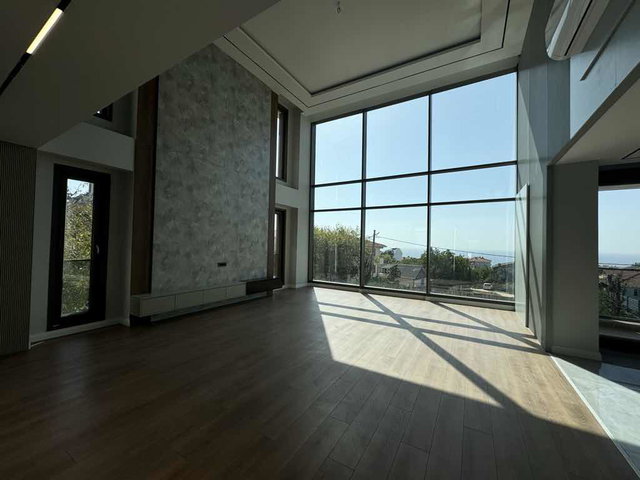 REMAX DEN BÜYÜKÇEKMECEDE DENİZ MANZARALI 6+3 MÜSTAKİL VİLLA
