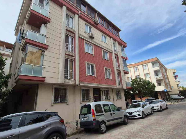 BÜYÜKÇEKMECE DİZDARİYE MAH. SATILIK 2+1 ARAKAT DAİRE