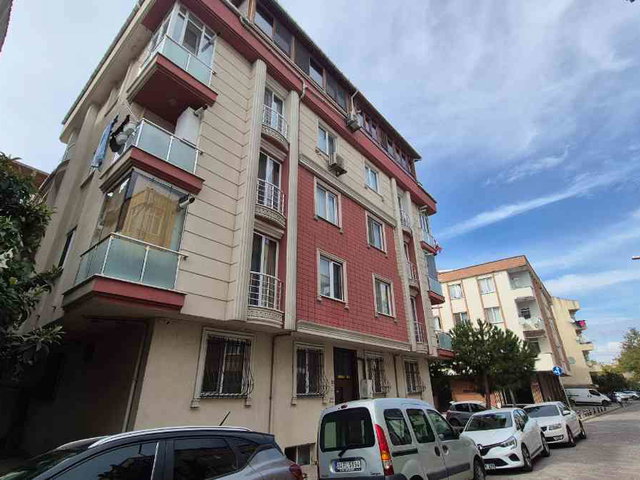 BÜYÜKÇEKMECE DİZDARİYE MAH. SATILIK 2+1 ARAKAT DAİRE