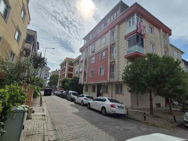BÜYÜKÇEKMECE DİZDARİYE MAH. SATILIK 2+1 ARAKAT DAİRE