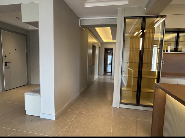 ALANLI DOĞUMAK TOWER'DA DENİZ VE ŞEHİR MANZARALI SATILIK 3+1ULTRALÜKS AKILLI DAİRE