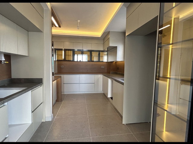 ALANLI DOĞUMAK TOWER'DA DENİZ VE ŞEHİR MANZARALI SATILIK 3+1ULTRALÜKS AKILLI DAİRE
