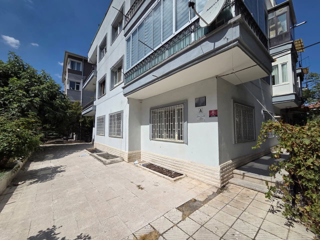 ANKARA HUKUK FAKÜLTESİNE KOMŞU METRO YAKINI YAPILI SATILIK DAİRE