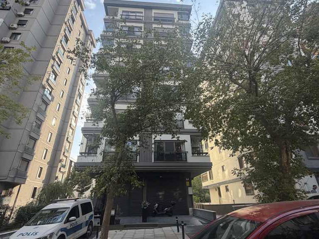 KOZYATAĞI KURUKUYU SOKAKTA 2+1 KULLANIŞLI ETRAFI AÇIK SATILIK