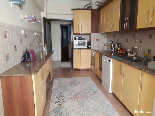 İSTIKLAL MAHALLESINDE MERKEZE YAKIN SATILIK 3+1 DAIRE