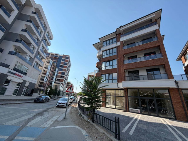 ESKİŞEHİR YENİBAĞLAR MAH.ETİ CAD.KAYA LIFE APT KİRALIK OTOPARKLI