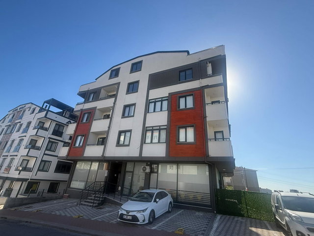 ÇAYIROVA EMEK'TE DENIZ MANZARALI 4+1 DUBLEKS, 185M², TERASLI