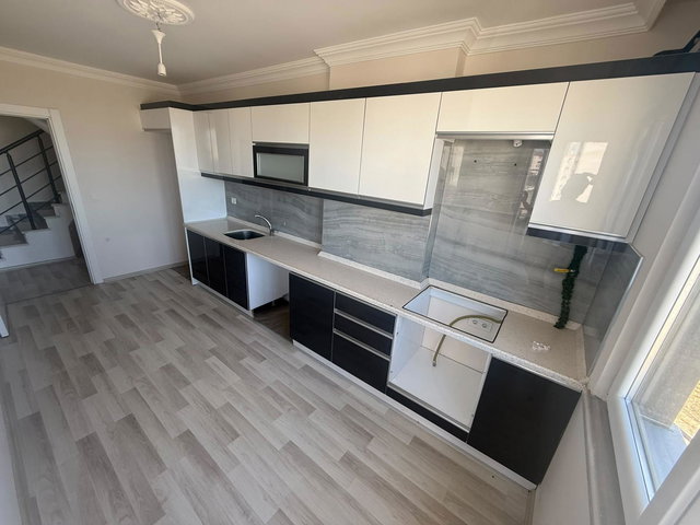 ÇAYIROVA EMEK'TE DENIZ MANZARALI 4+1 DUBLEKS, 185M², TERASLI