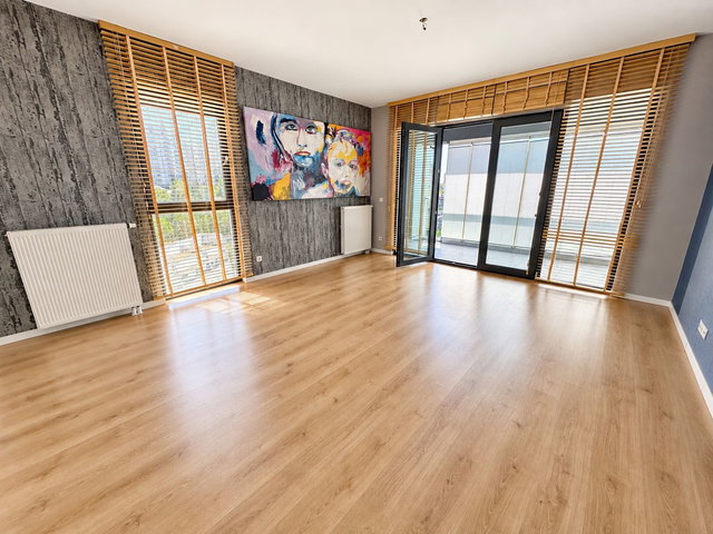 ÖZLEM KILIÇ REMAX- FUAYE TURKUAZ İÇI BAKIMLI , EBV. BANYOLU 2+1