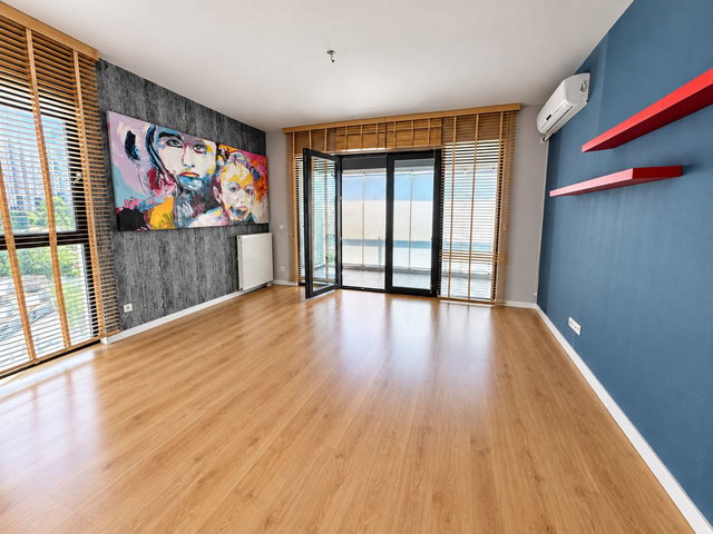 ÖZLEM KILIÇ REMAX- FUAYE TURKUAZ İÇI BAKIMLI , EBV. BANYOLU 2+1