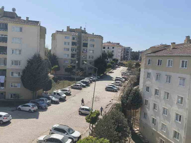 ADAPAZARI’NDA SİTE İÇİNDE 3+1 | 125 M² BRÜT | MERKEZİ ISITMALI | BALKONLU, BOŞ DAİRE