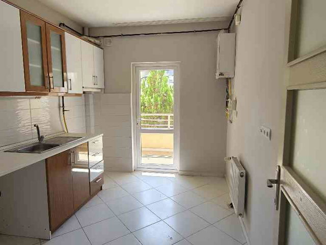 ADAPAZARI’NDA SİTE İÇİNDE 3+1 | 125 M² BRÜT | MERKEZİ ISITMALI | BALKONLU, BOŞ DAİRE