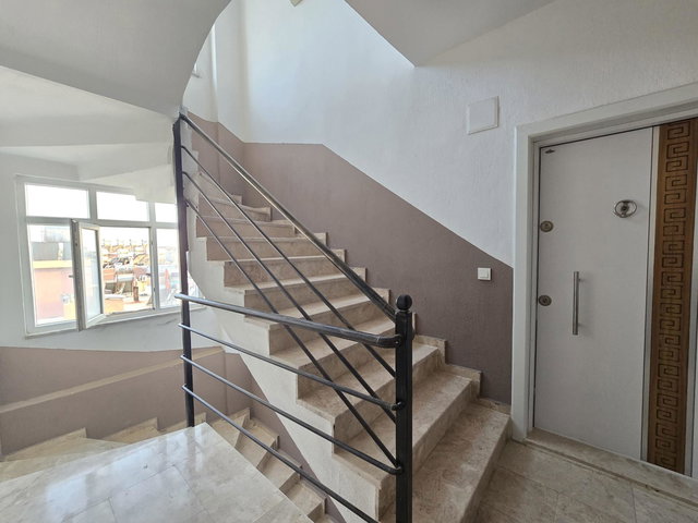 MANAVGAT YAYLA MAH’DE 4+2 GENİŞ 210 M² KİRALIK DAİRE | 3 CEPHE, BALKON, BOŞ