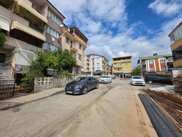 DERİNCE 60 EVLER DUMLUPINAR MAHALLESİ MADENİ YAĞ SİTESİ NDE SATILIK 3+1 DAİRE