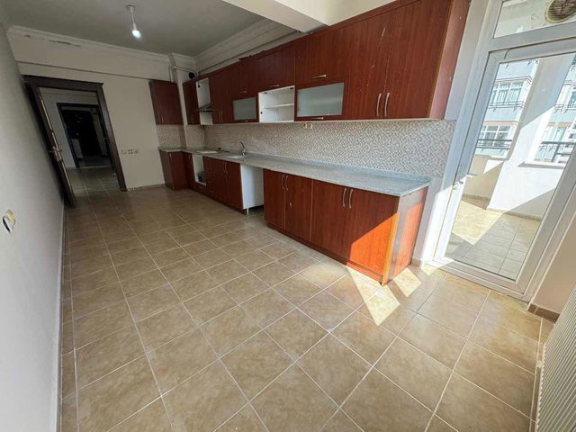 RE/MAX EDE'DEN MERKEZİ KONUMDA SATILIK GENİŞ 4+1 DAİRE