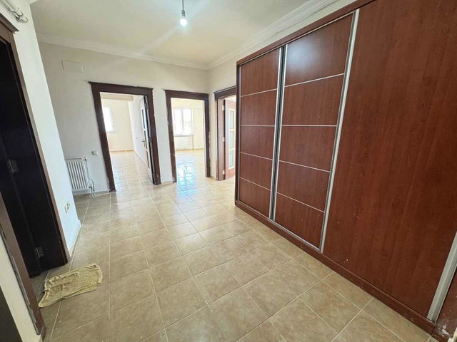 RE/MAX EDE'DEN MERKEZİ KONUMDA SATILIK GENİŞ 4+1 DAİRE