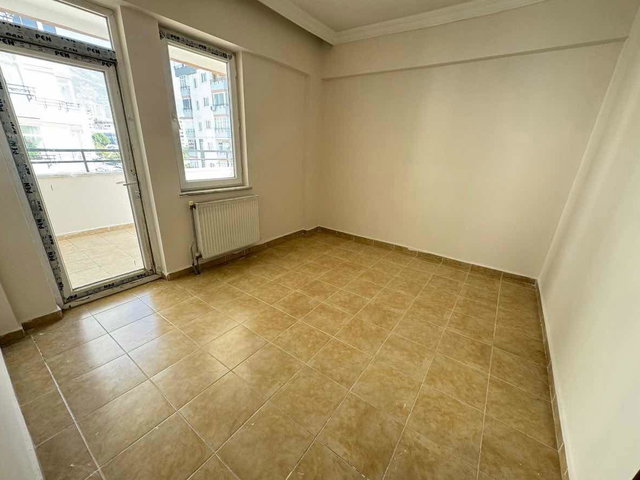 RE/MAX EDE'DEN MERKEZİ KONUMDA SATILIK GENİŞ 4+1 DAİRE