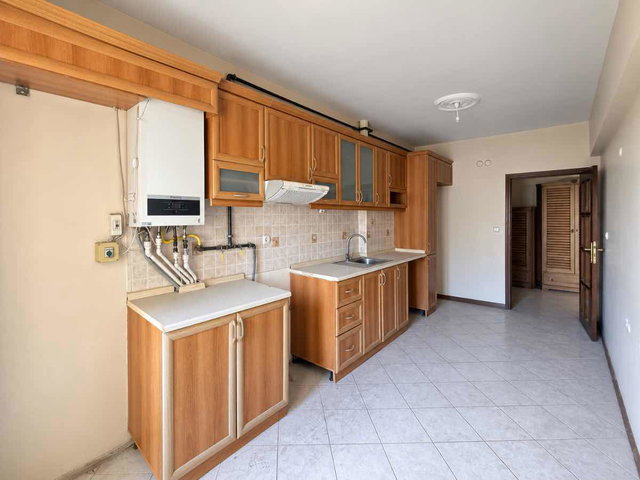 RE/MAX GELİŞİM'DEN BEYLİKDÜZÜ YEŞİLKENT 3 SİTESİ SATILIK 3+1