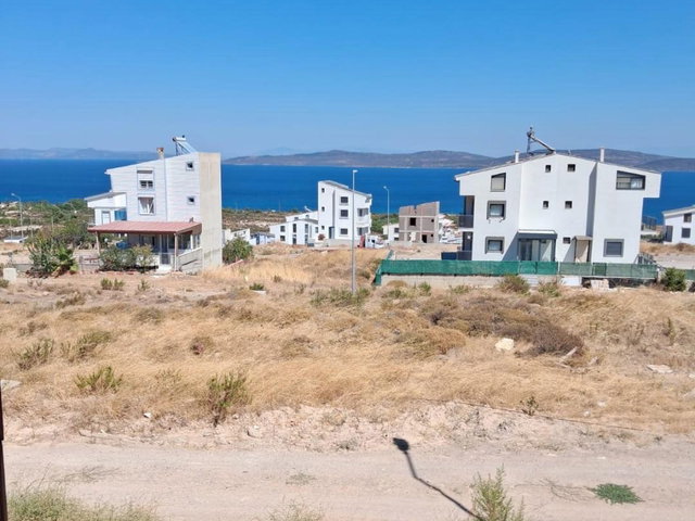 İZMİR KARABURUN MORDOĞAN’DA DENİZ MANZARALI SATILUK 4+1 NA TAMAM VİLLA
