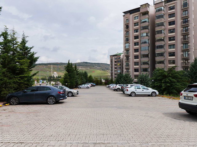YAŞAMKENT’TE GÜNEY-BATI CEPHELİ, BALKONLU 4+1 | 165 M² NET | KREDİYE UYGUN