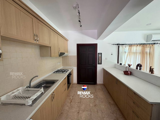 GİRNE ALSANCAK MERKEZ’DE 3+1 EŞYALI, GÜNEŞ ENERJİLİ, 3 BANYOLU SATILIK VİLLA