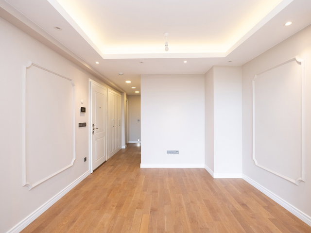 ÜSKÜDAR SALACAK'TA BOĞAZ MANZARALI, BAHÇE KULLANIMLI 2+1 DAİRE