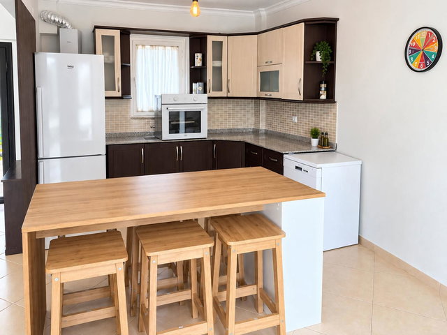 ALAÇATI MERKEZ'E YÜRÜME MESAFESİNDE 3+1 BAHÇELİ SATILIK VİLLA