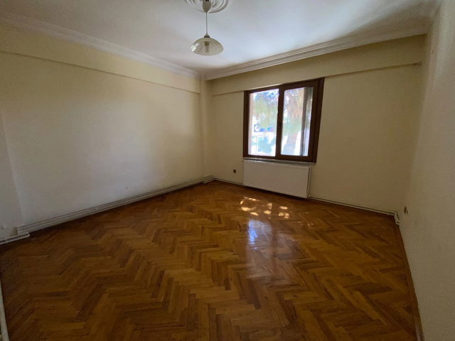 TUZLA POSTANE MAH. 140 NET METRE KARE GENIŞ 3+1 KIRALIK DAIRE