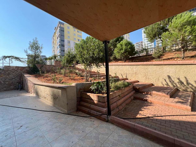 RE/MAX EDE'DEN | SÜLEYMAN ŞAH'TA PRESTIJLI SITEDE SATILIK 4+1