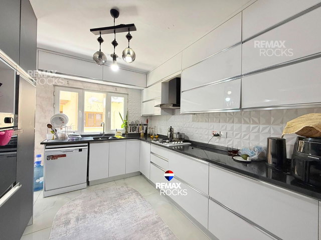 GİRNE ESENTEPE MERKEZ’DE GÜNEY CEPHELİ 3+1 | 2 BANYO | BALKON | BOŞ & KREDİYE UYGUN