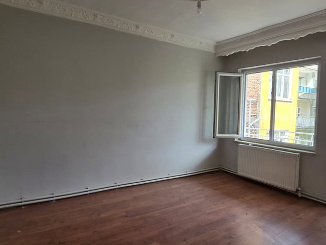 İSTASYON CADDESİ ANAYOL ÜZERİ MERKEZİ KONUMDA SATILIK 3+1 DAİRE