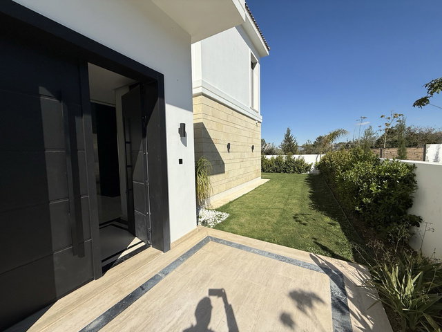 GIRNE BELLAPAIS SATILIK ULTRA LÜKS 4+1 ÖZEL HAVUZLU VILLA