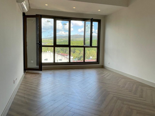 ÇEKMEKÖY ORMANZARALI’DA ORMANLA İÇ İÇE, SIFIR VE OTURUMA HAZIR 2+1