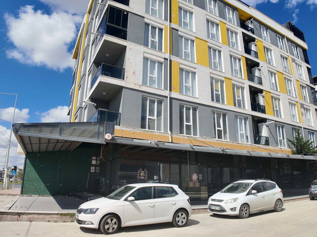 REMAX LAND'DEN SITE IÇINDE DOĞU-GÜNEY CEPHELİ, BOŞ VE KREDİYE UYGUN 2+1 DAİRE